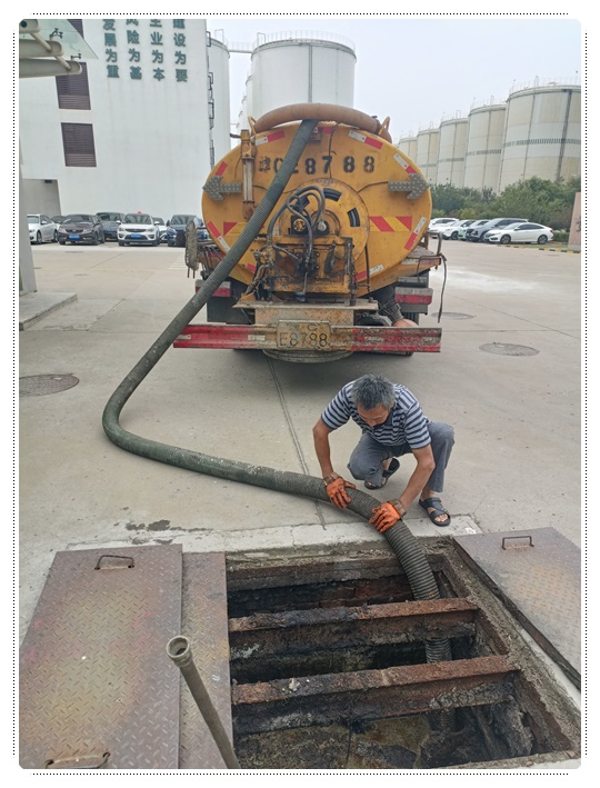 铁门关隔油池清掏