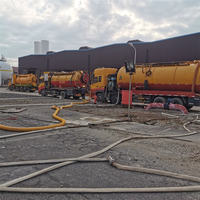 铁门关污水池清理