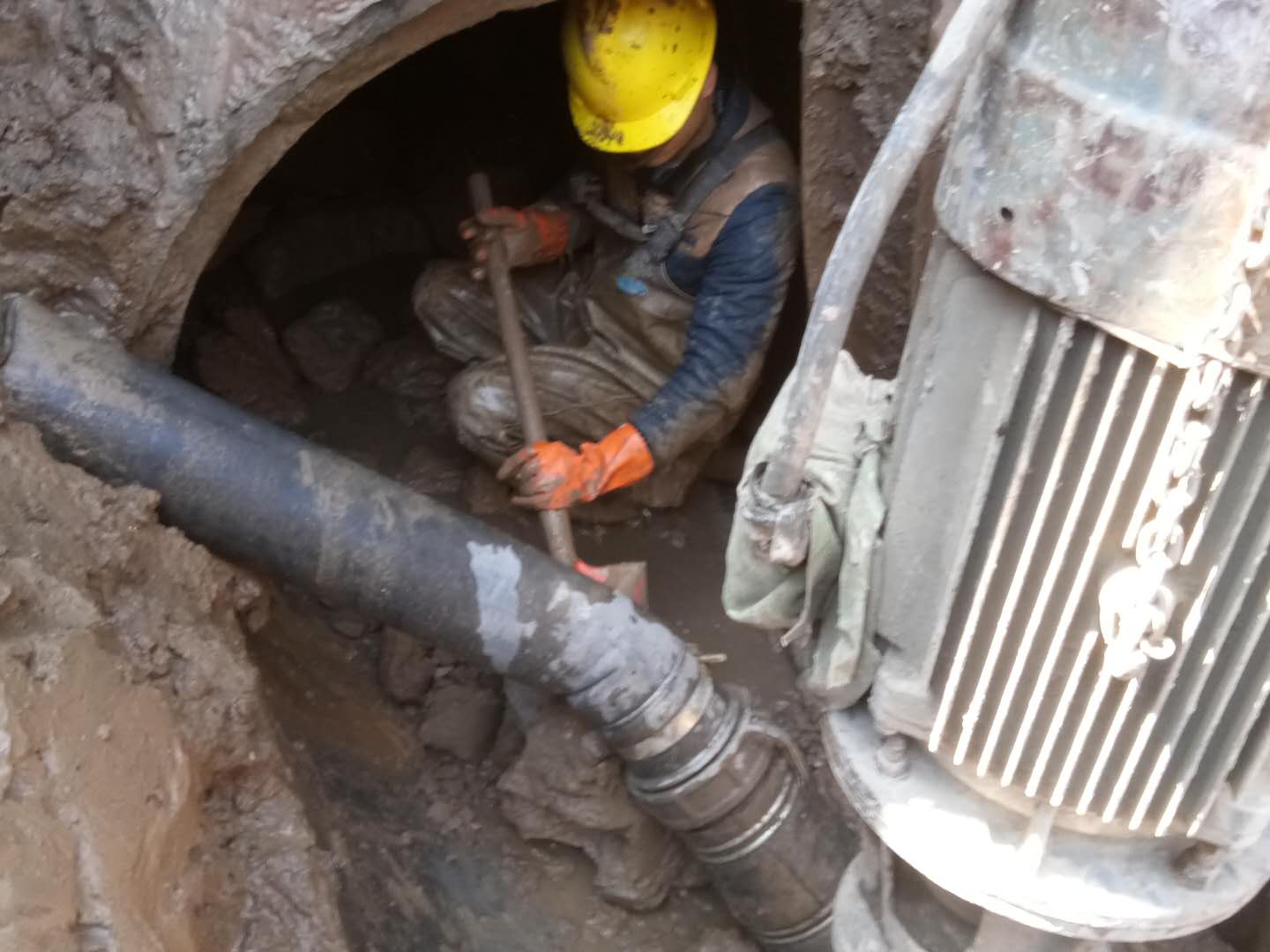 铁门关管道清淤