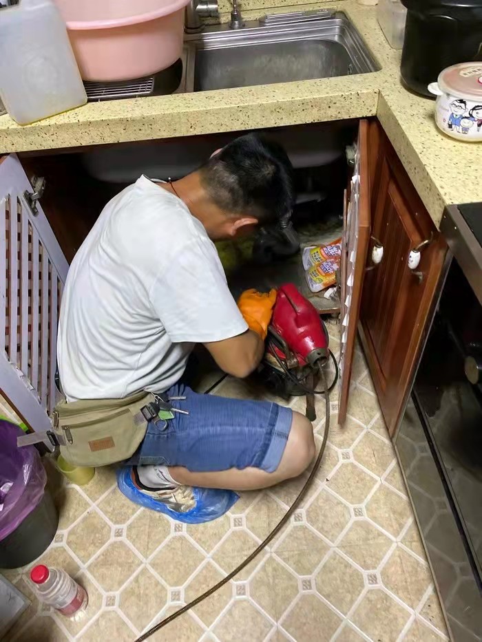 铁门关通下水道